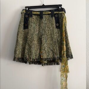 D&G Textured A-Line Skirt in Green and Black with Yellow Tie